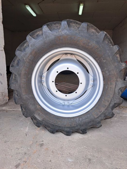 Sprzedam koło 440/65R28, 600/65R28 Michelin