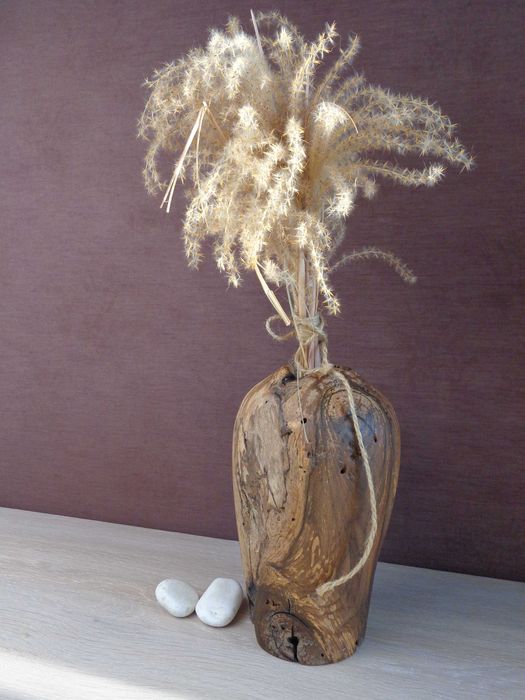 ваза з дерева подарункова