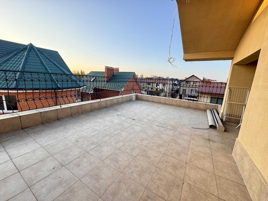 БЕЗ КОМІСІЇ! Єоселя!Продається 4-к таунхаус в Святопетрівському районі