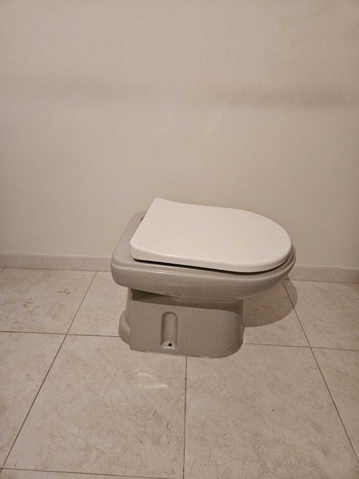 sanita com autoclismo + bidé