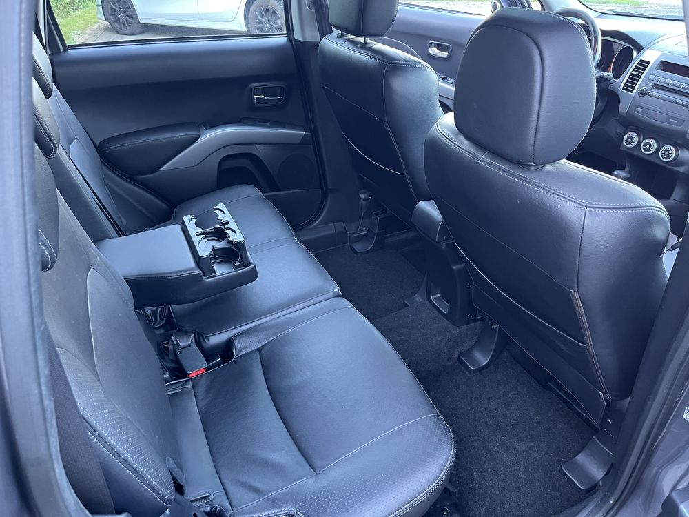 Mitsubishi Outlander XL  4X4 automat