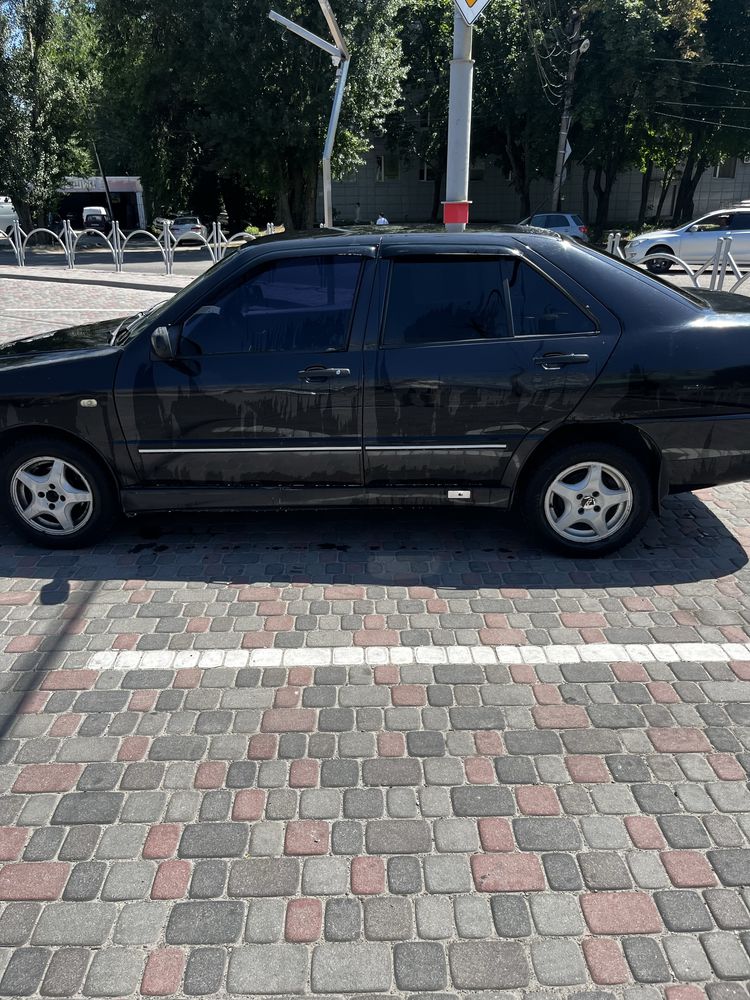 Chery Flagcloud 2005