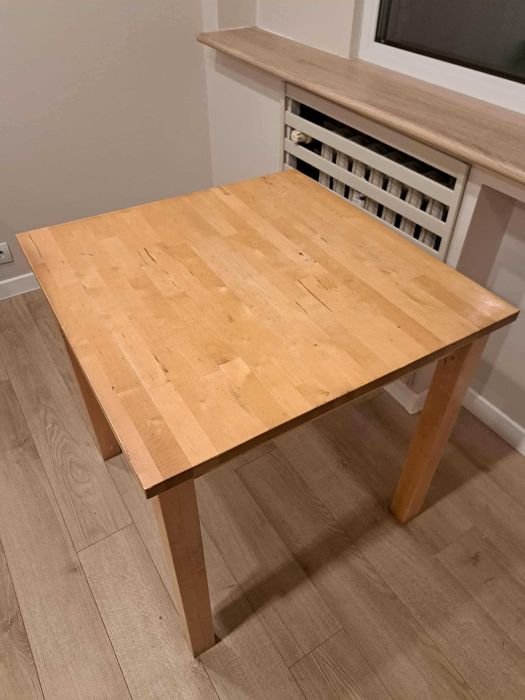 Mały stół stolik drewniany kwadratowy 74x74x74,5 ikea  biurko