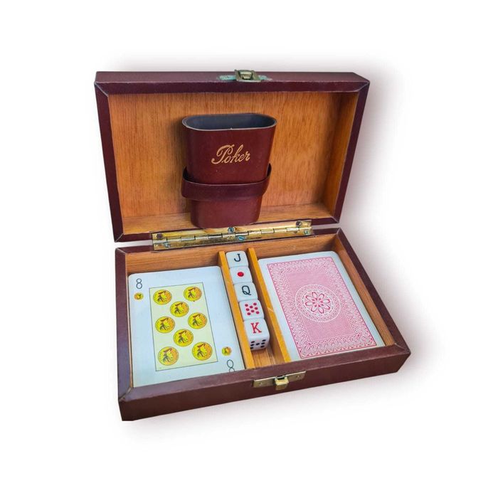 Estojo vintage “JUEGOS” – Caixa Madeira, Copo “Poker”, Baralho e Dados