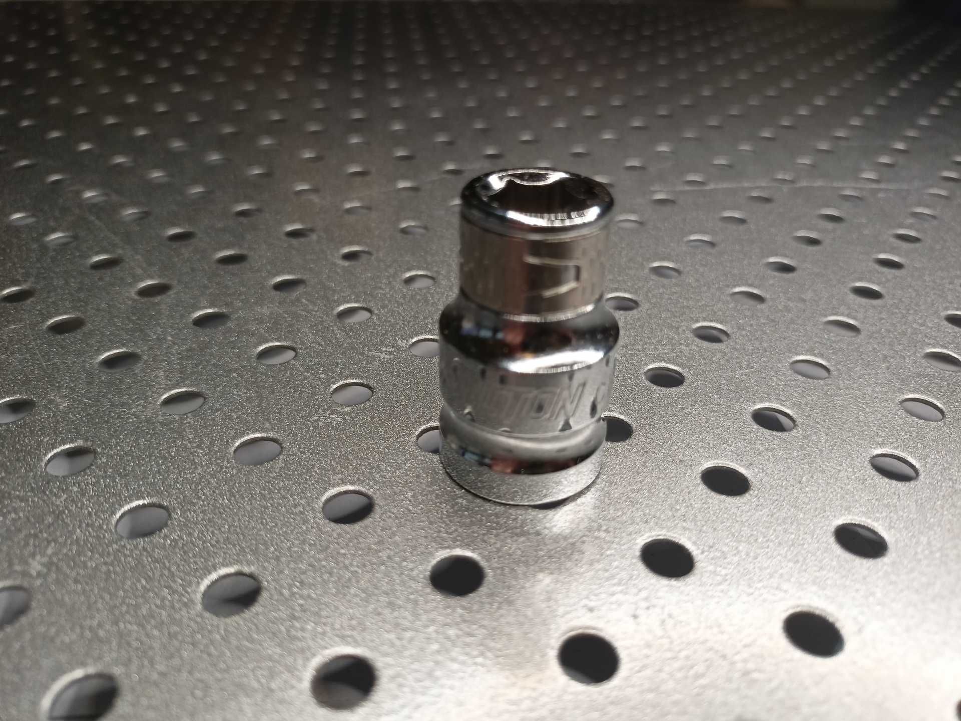 Uchwyt 1/2" do bitów 10 mm HONITON H-409
