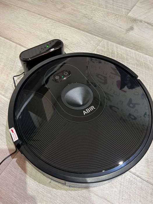 Миючий робот пилосос