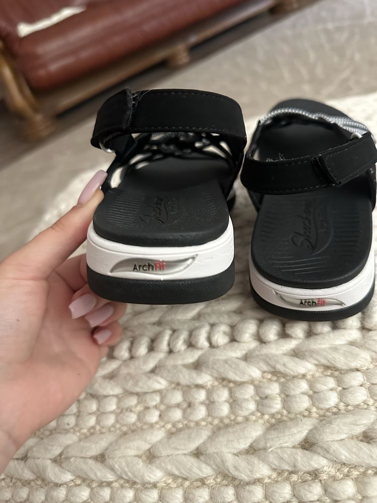Сандалі Sketchers розмір 36