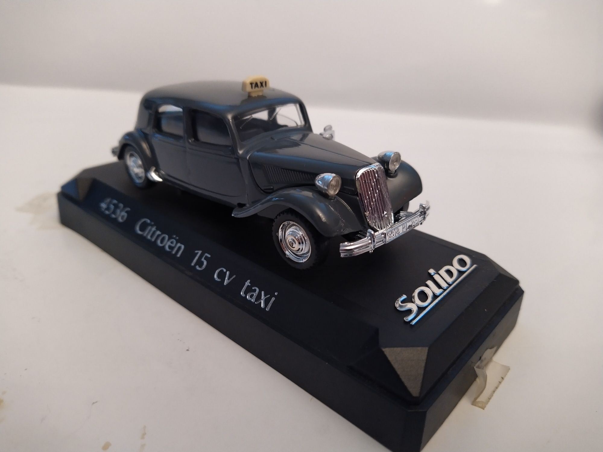 Citroen 15 CV Taxi Solido Skala 1:43