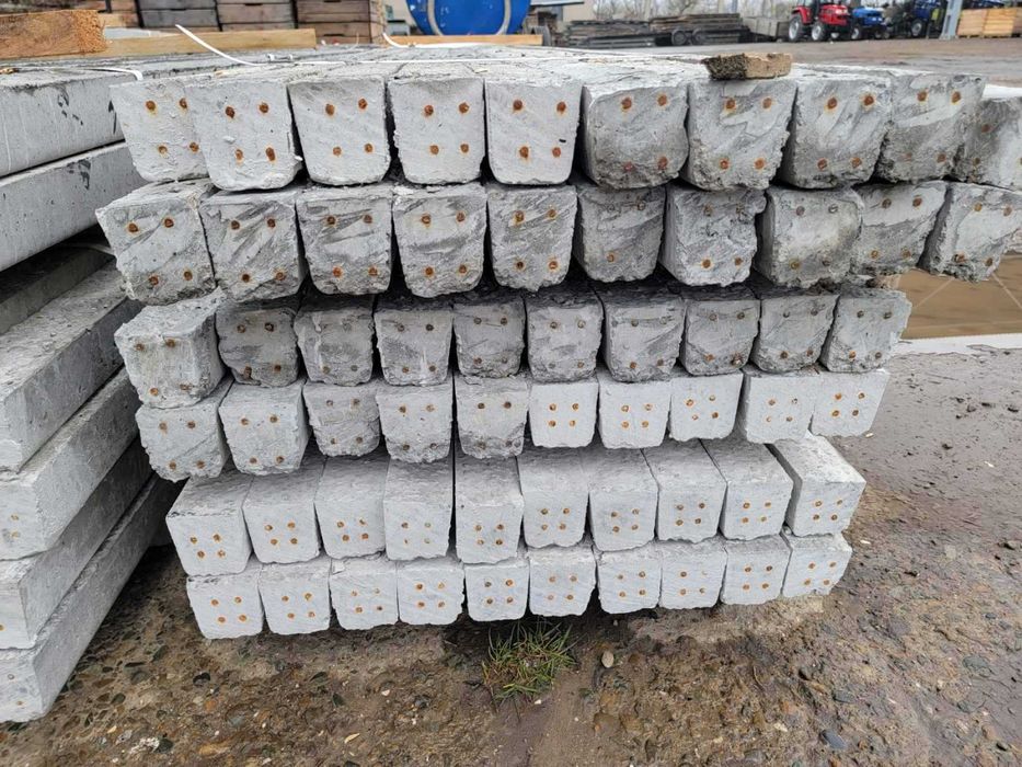 Садові стовпчики Бердичів ( низька ціна, низька якість, наявність)