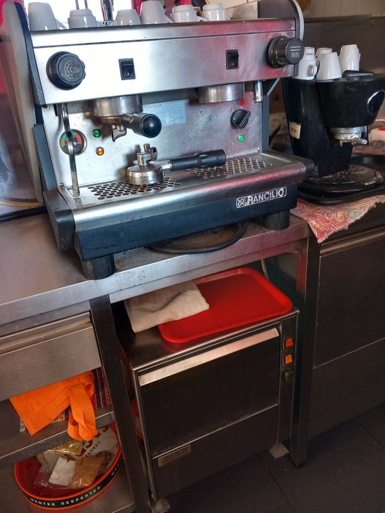 Maquina de cafe moinho