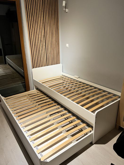 Podwójne łóżko wysuwane wraz z dwoma materacami wysokiej jakości!!