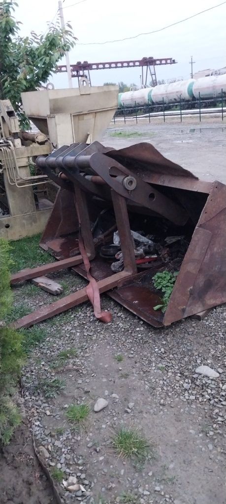 Погрузчик навантажувач manitou