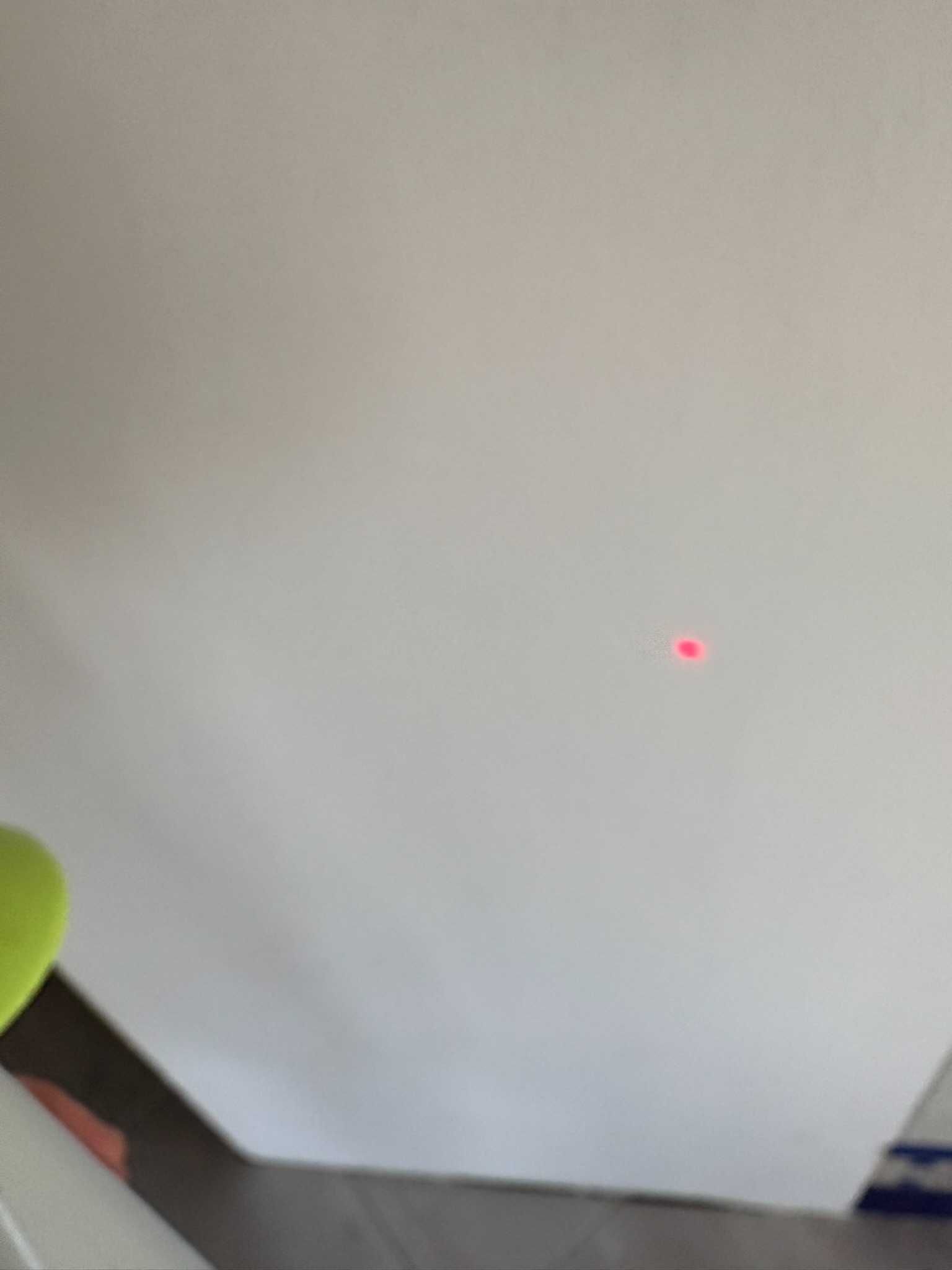 Zabawka dla kota LASER , prawie nowa, sprawna.