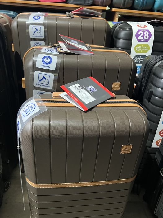 Чемодан  Большой Полипропилен