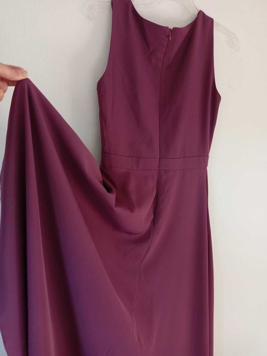 Elegancka sukienka z asymetrycznym dołem