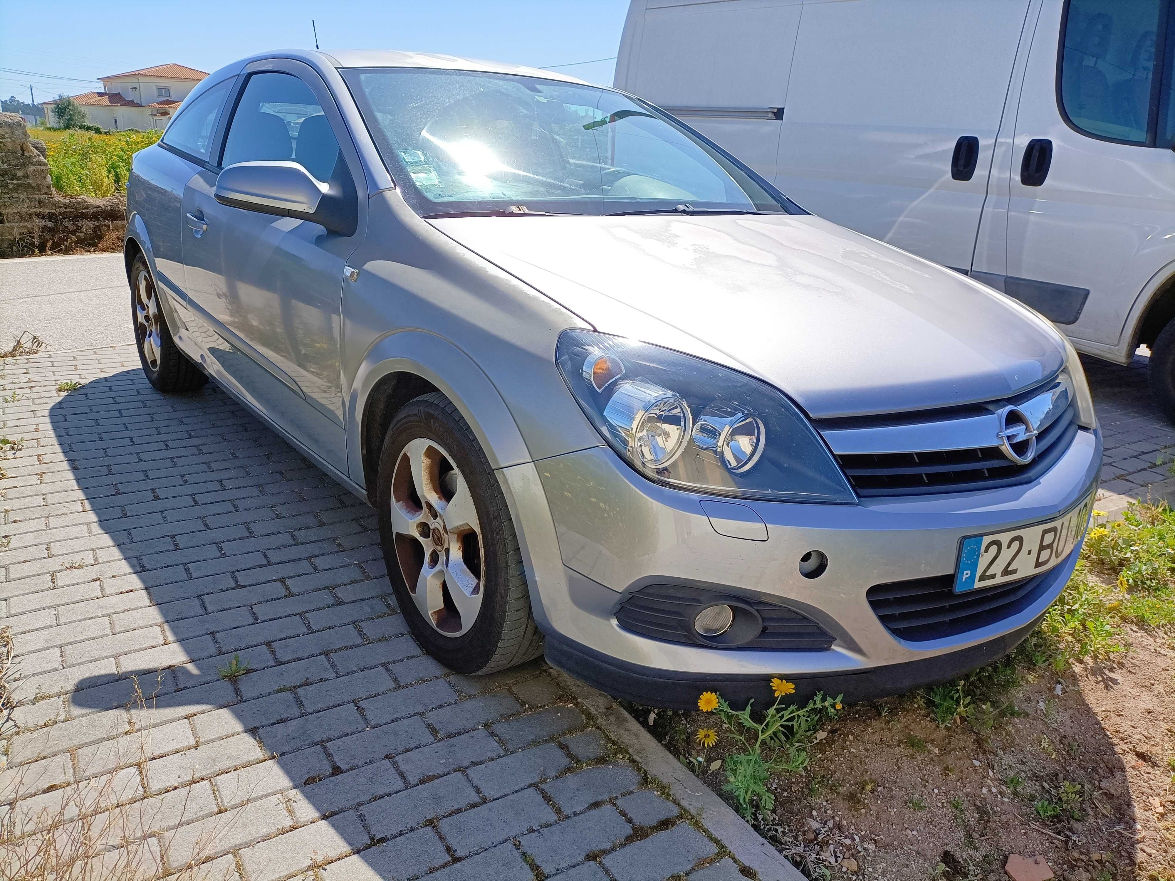 Opel Astra 1.3 GTC 90CV - 5 Lugares