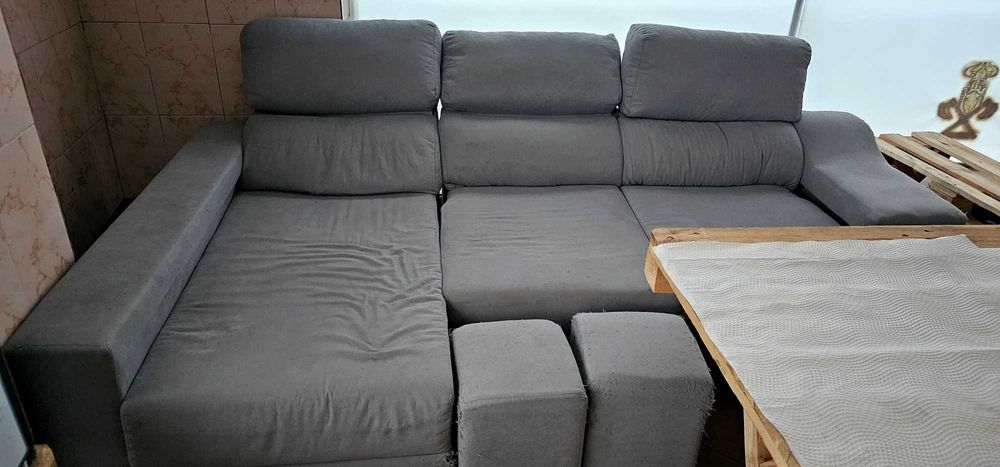 Sofa retratil chaise long com arrumo por baixo