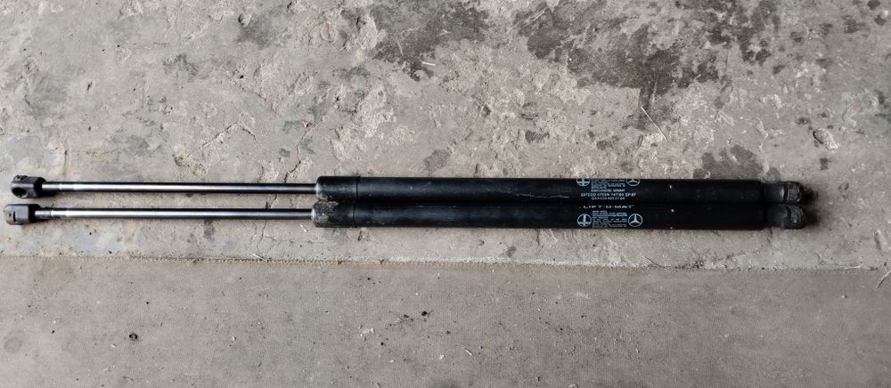 Газовые амортизаторы STABILUS в хорошем состоянии длина 69 см.