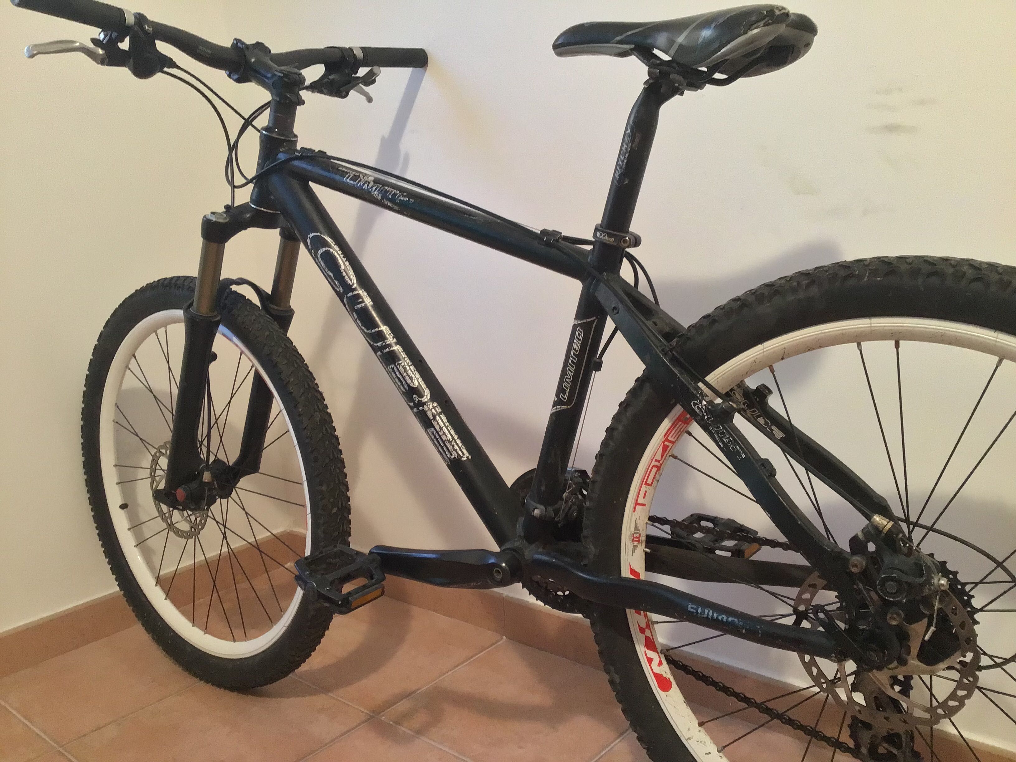 Bicicleta Cube btt