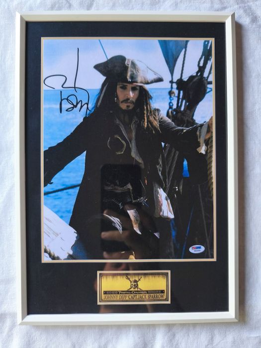 Moldura Filme Pirates Of The Caribbean - Jack Sparrow com Autógrafo (A