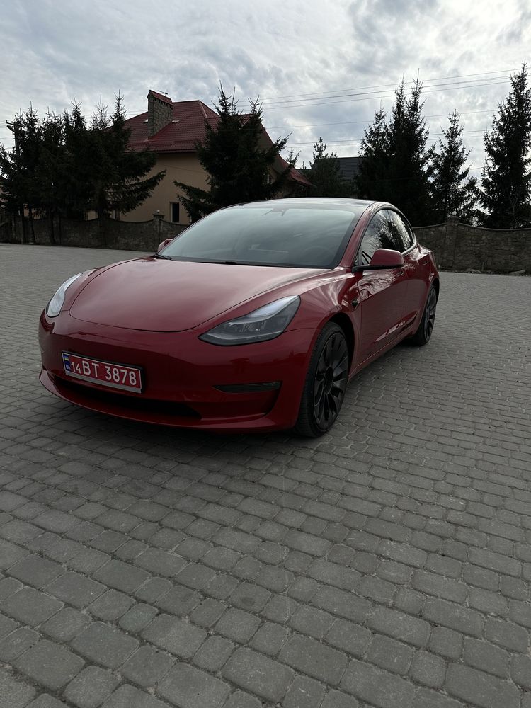 Tesla model 3 perfomance