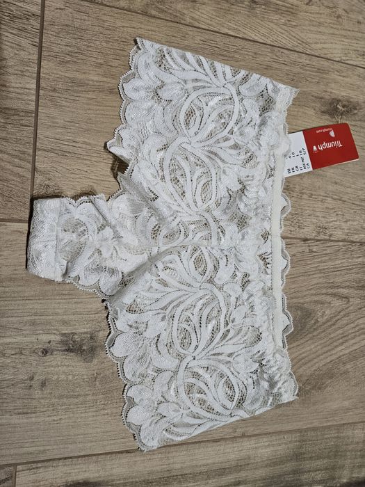 Nowe majtki koronkowe Trumph  rozmiar M