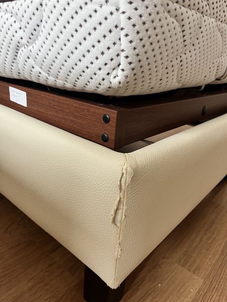 Cama articulada Colunex de cabedal (2 unidades disponveis)