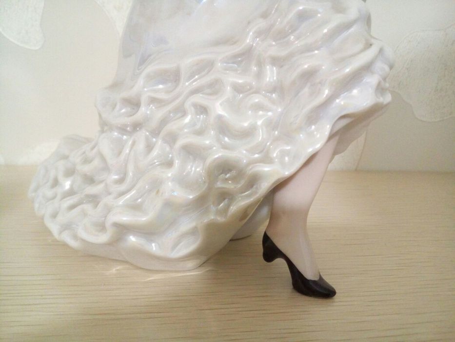 Статуэтка Танцовщица фламенко с веером