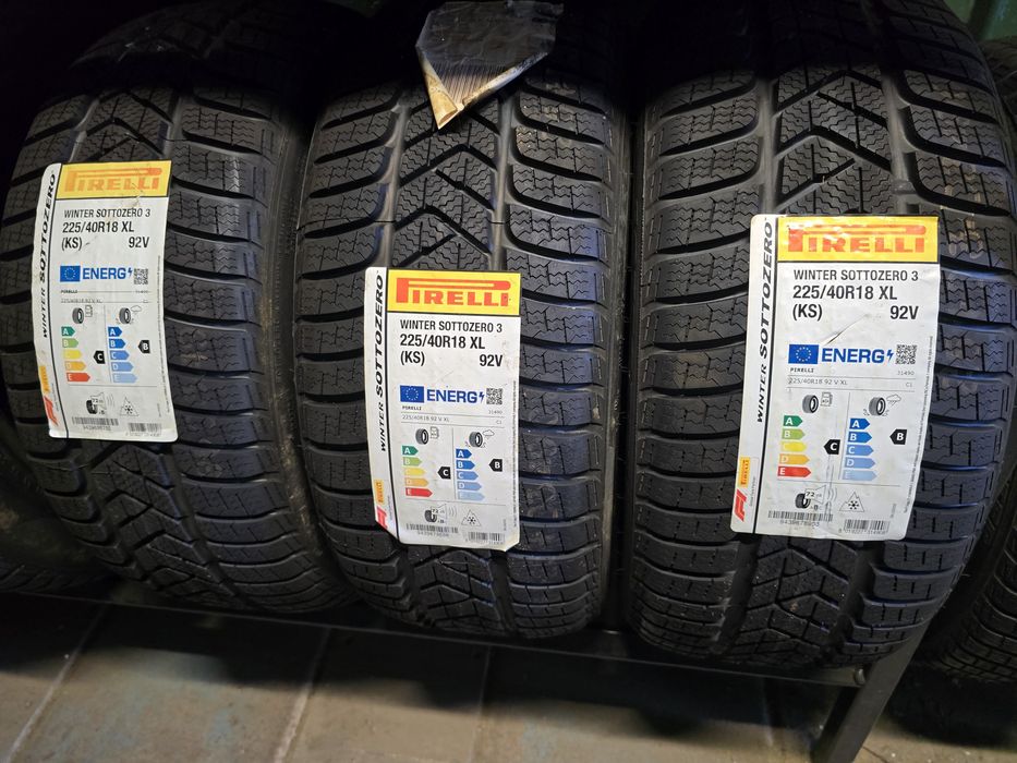 Pirelli Sottozero 3 225/40R18 92 V opona zimowa
225/40R18 92 V