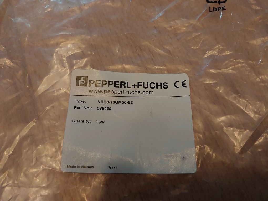 Krańcówka  P+F PEPPERL+FUCHS NBB8-18GM50-E2