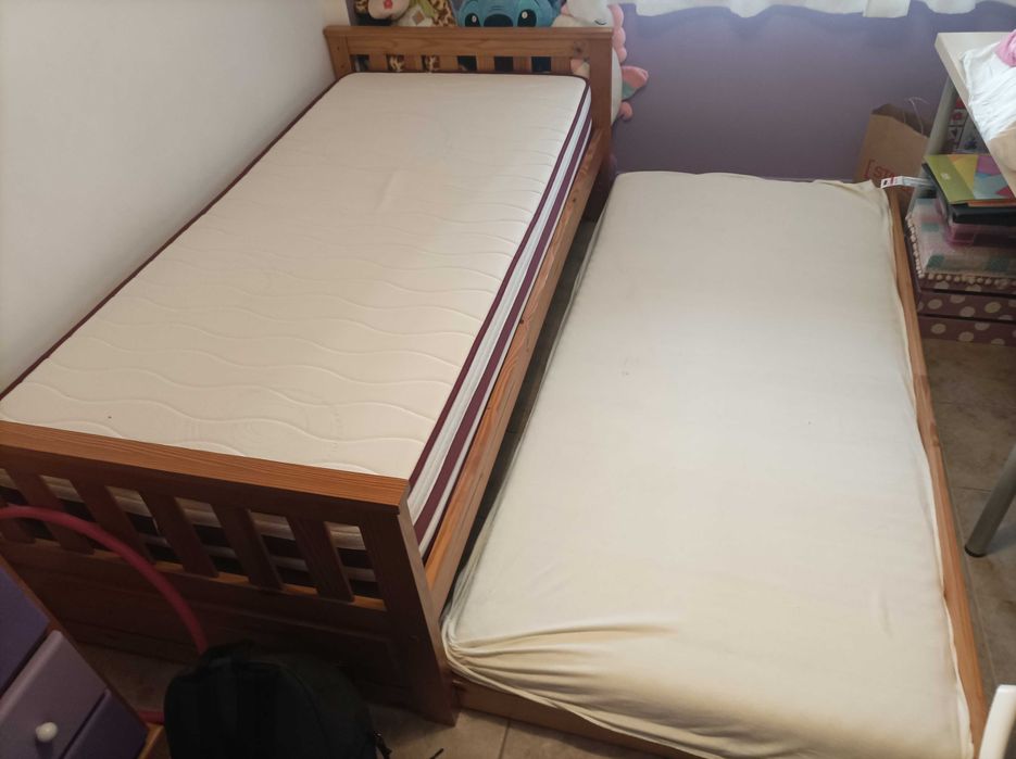 Cama individual em bom estado