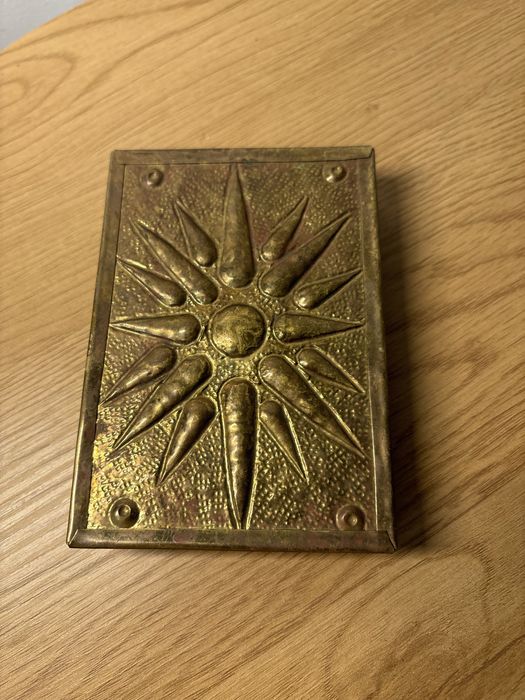 Mosiężne Pudełko / Kasetka na Biżuterię w Stylu Antycznym (Grecja)