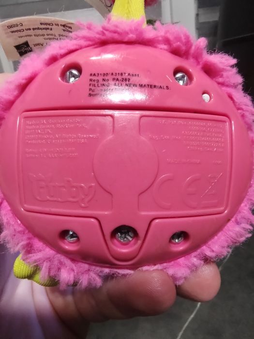 Furby іграшка король вечірок