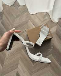 Нові босоніжки / мюлі / сандалі Zara білі