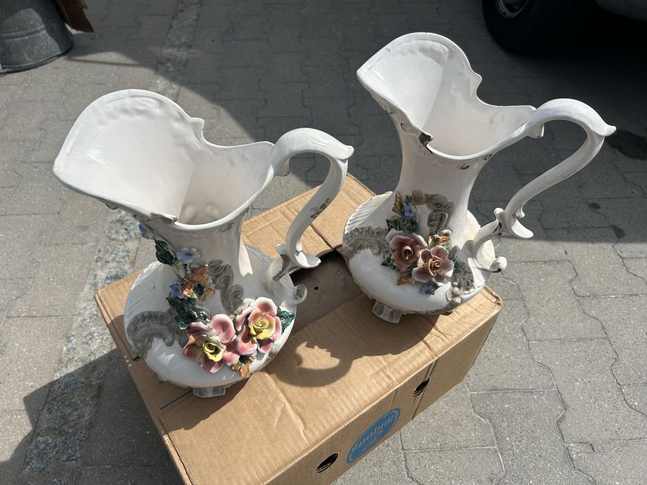 Porcelanowy dzban dekoracyjny w stylu Capodimonte
