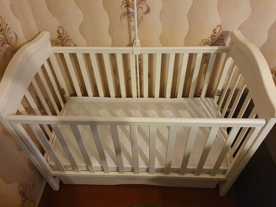 Продам детскую кроватку