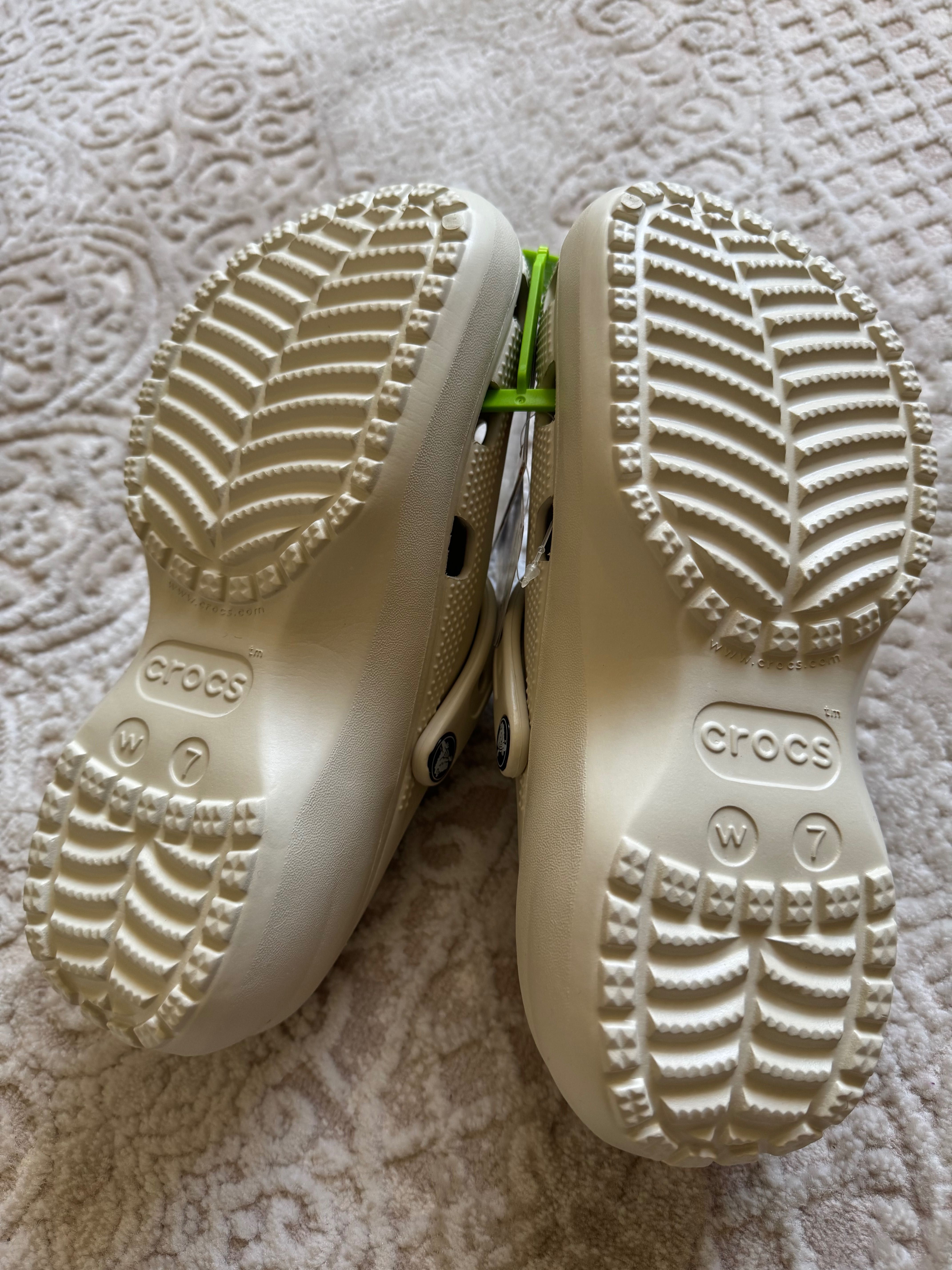 Тапочки Crocs classic platform clog