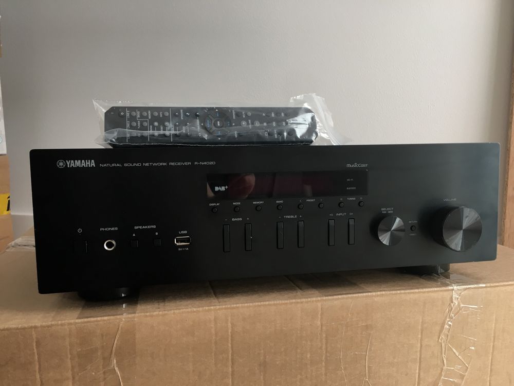 Yamaha RN-402d amplituner stereo - uszkodzony