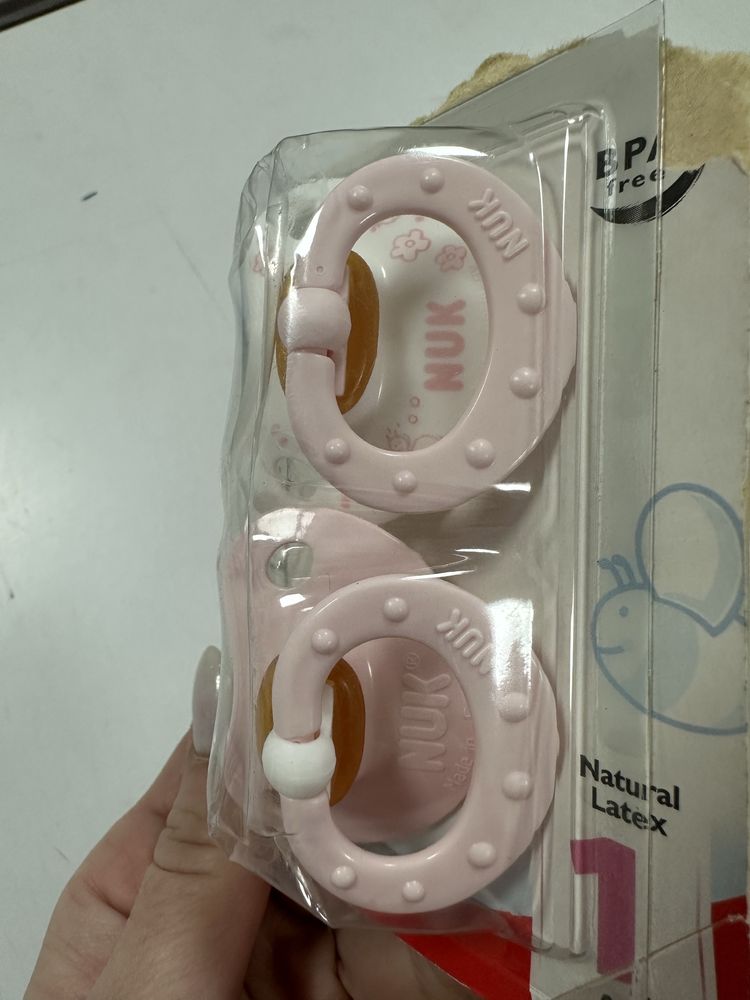 Продам пустушки nuk