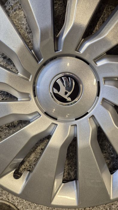 Oryginalny kołpak Skoda 16 cali srebrny Stan jak nowy