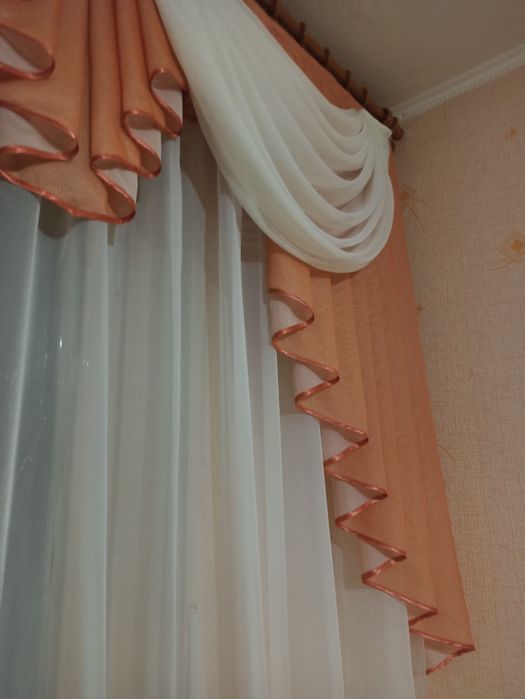 Ламбрекен на вікно