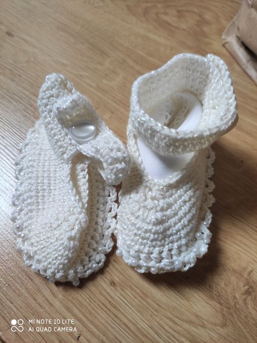 Buciki do chrztu szydełkowane