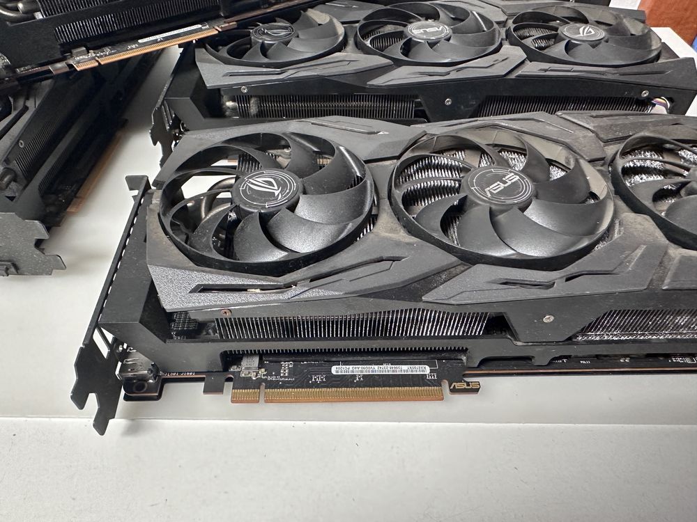 5 x karta graficzna asus rog strix 5700XT