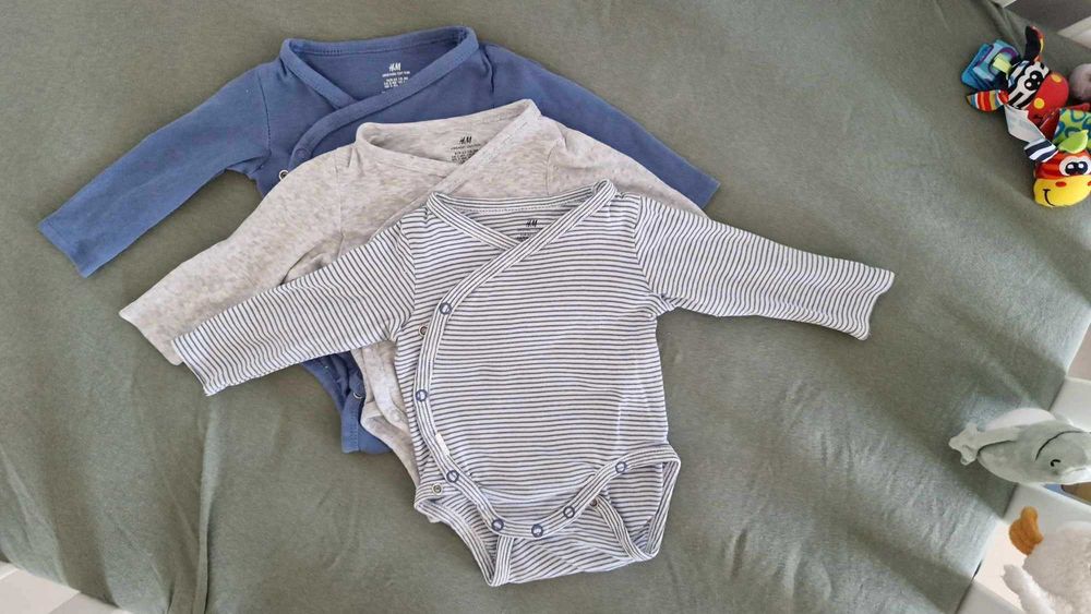 Komplet 3-pak body H&M dla chłopczyka 62