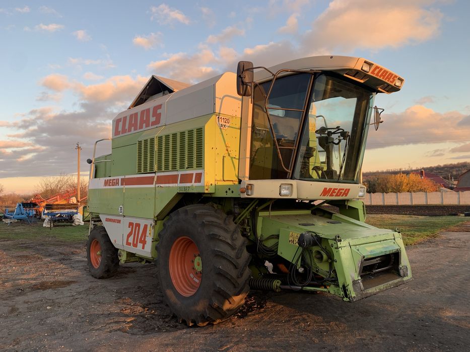 Комбайн Claas mega 204