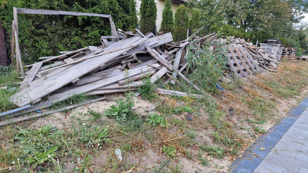 Deski, drewno po budowie