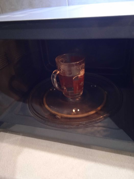 Микроволновая печка с грилем.