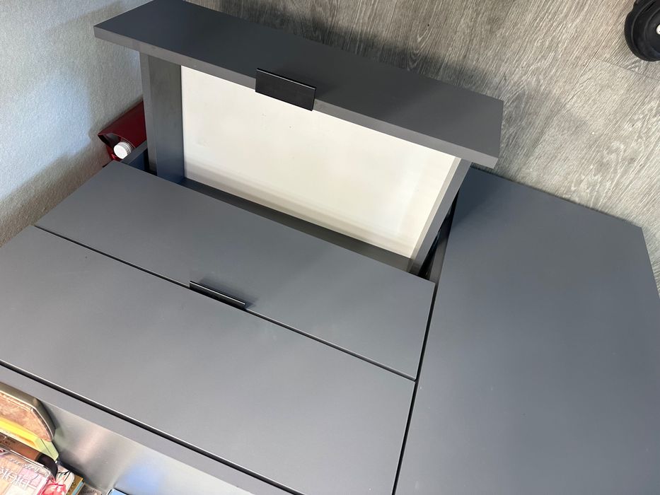 Комод шафа для речей предметів