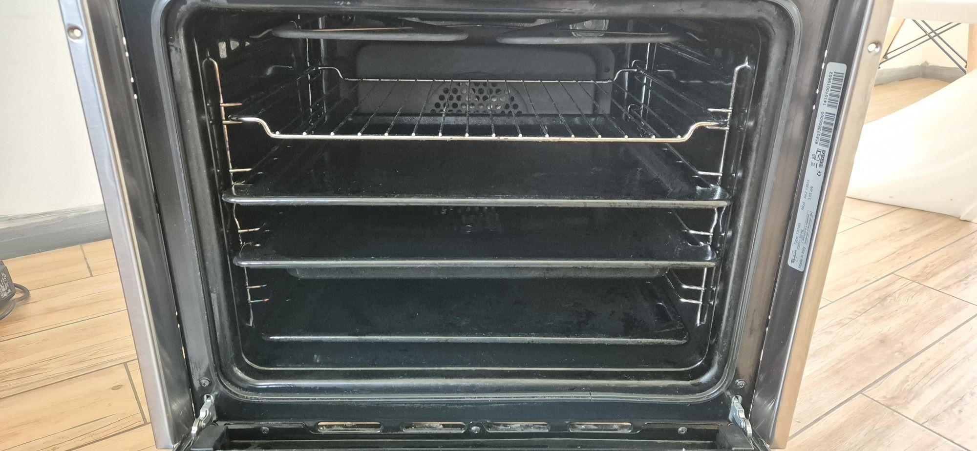Piekarnik elektryczny do zabudowy Whirlpool AKZ 136/IX