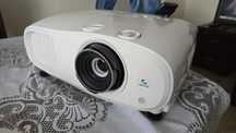 Projektor do kina domowego Epson EH-TW7000 4K